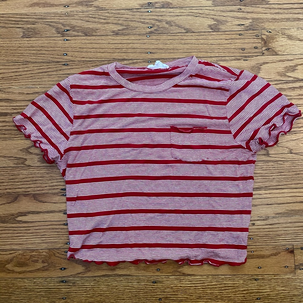 💥2/$10 Tillys Cropped Shirt